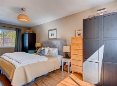 4432 NE Oregon St Portland OR-large-012-12-Master Bedroom-1499x1000-72dpi